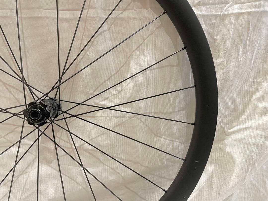 Bontrager Aeolus Pro 37 TLR ディスクロードホイール