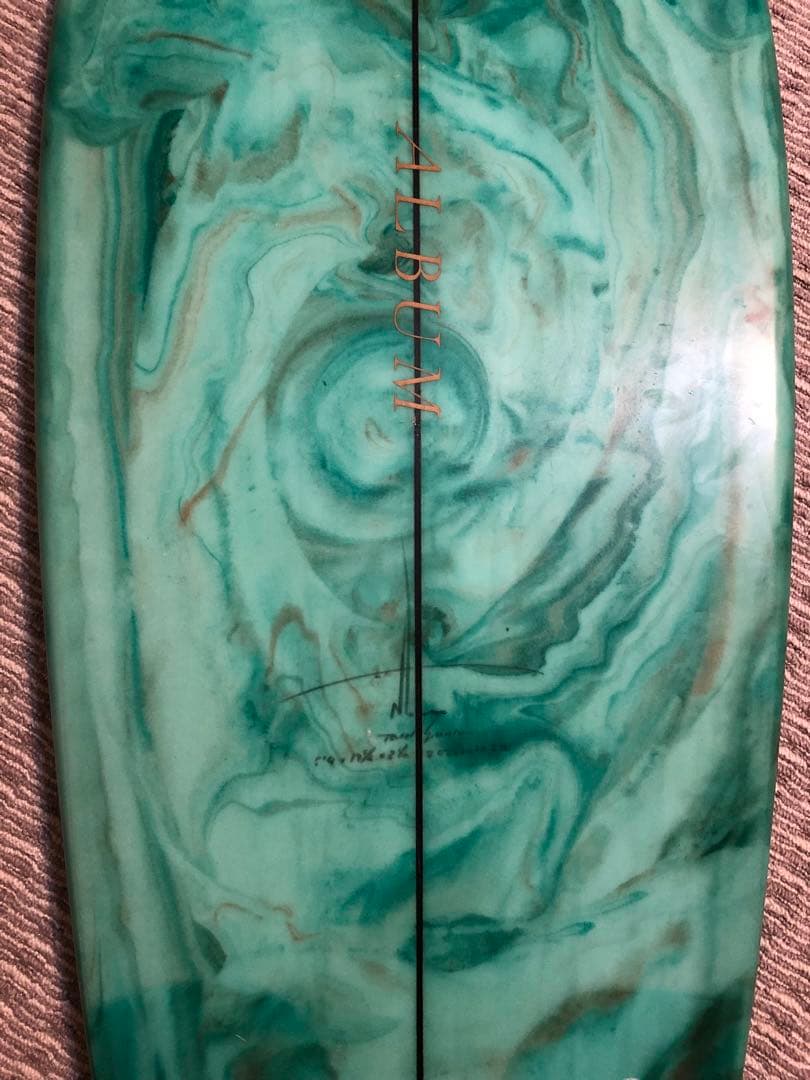 Albumサーフボード　Twinsman swirl tint 5’4