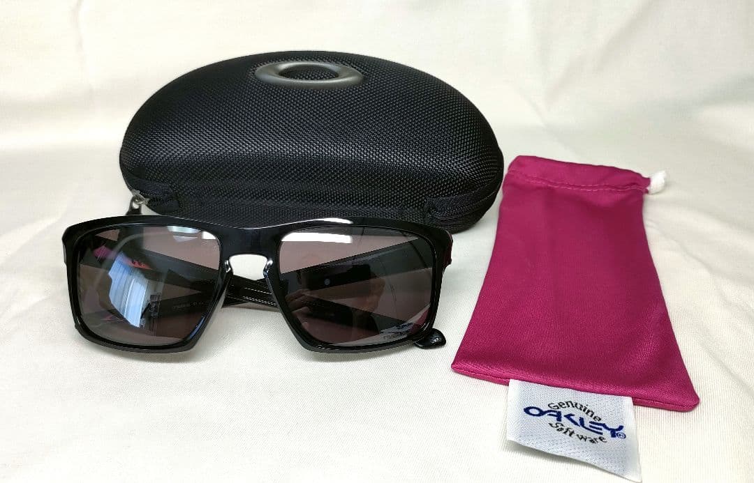 極美品　Oakley　オークリー　サングラス　SILVER　PRISMレンズ