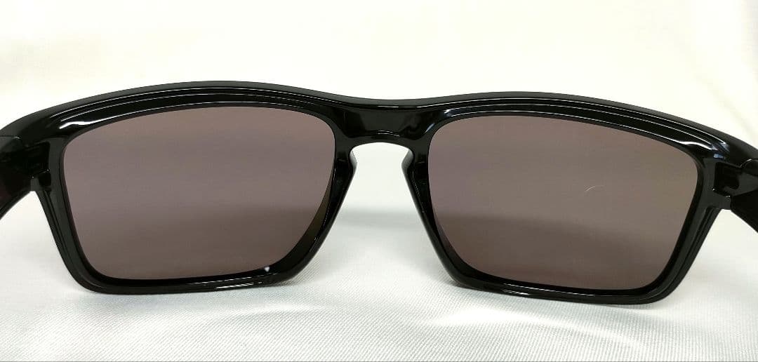 極美品　Oakley　オークリー　サングラス　SILVER　PRISMレンズ