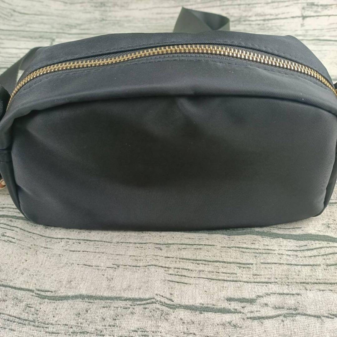 PRADA ノベルティ ブラック ショルダーバック ナイロン p2