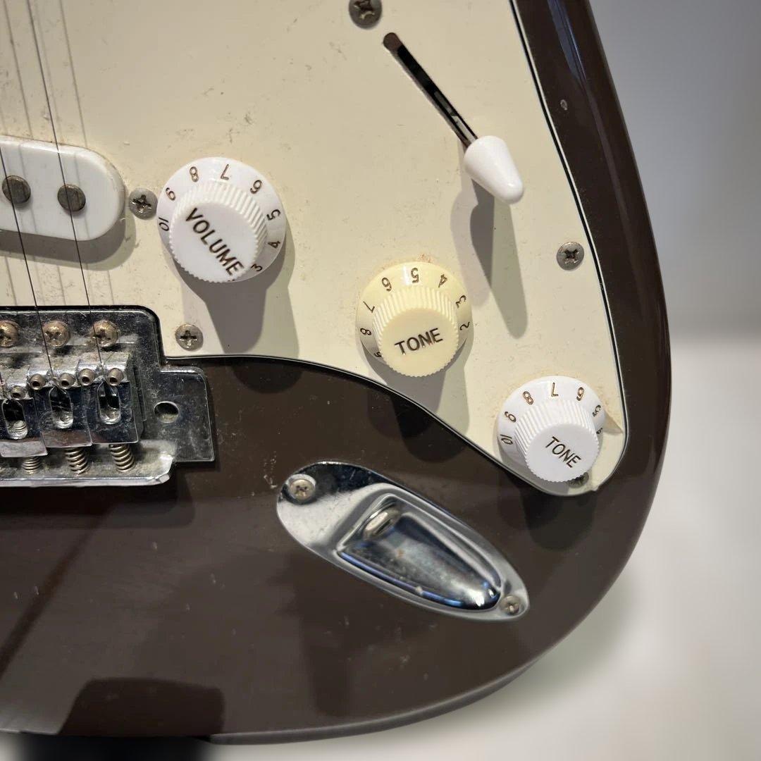 大人気　Bacchus Universe Series ストラト　サンバースト