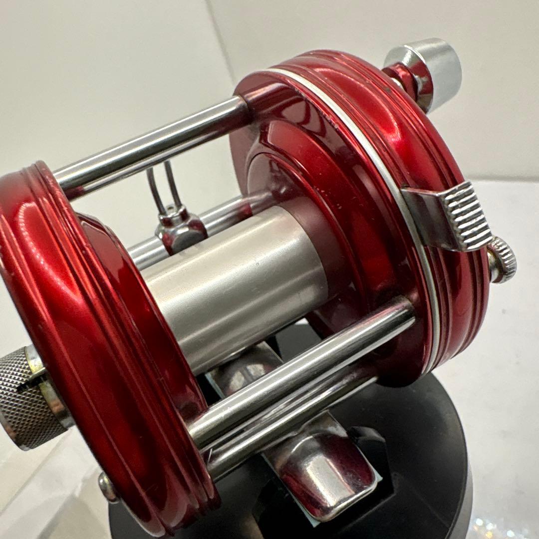 ABU5000 ベイトリール レッド