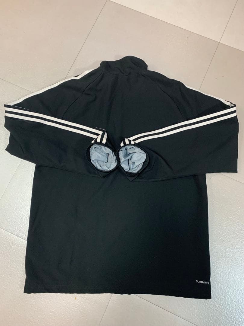 adidas ブラック ジャージセットアップ