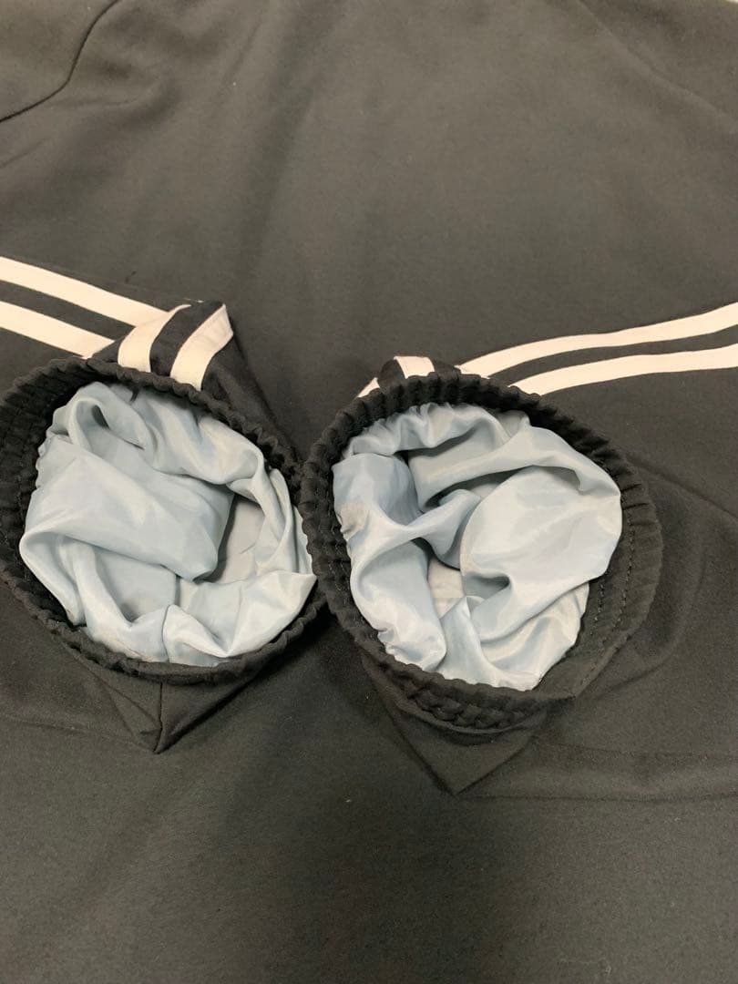 adidas ブラック ジャージセットアップ