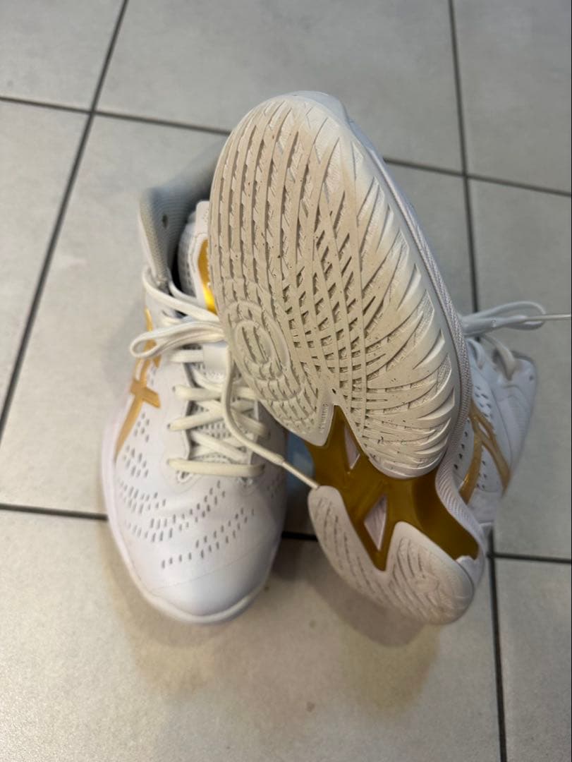 asics バスケットシューズ 24cm ホワイト/ゴールド