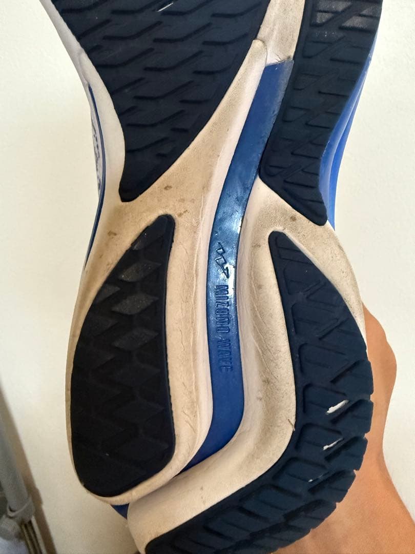 【極美品】MIZUNO WAVE RIDER 28 27.0cm