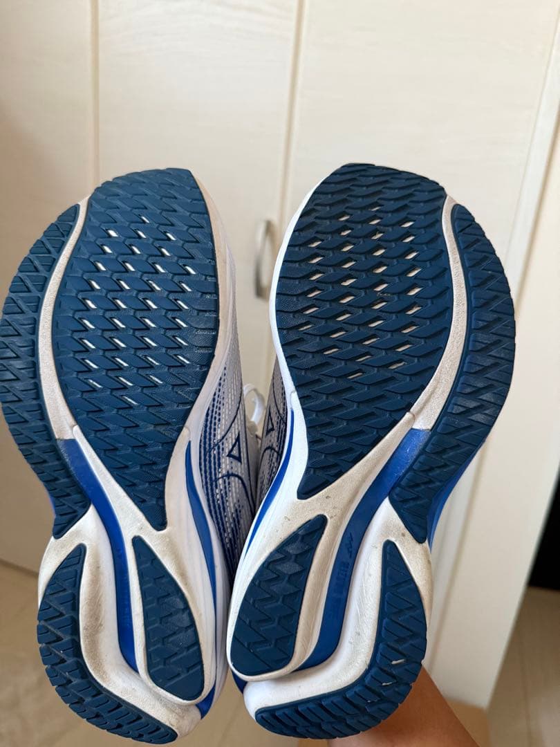 【極美品】MIZUNO WAVE RIDER 28 27.0cm