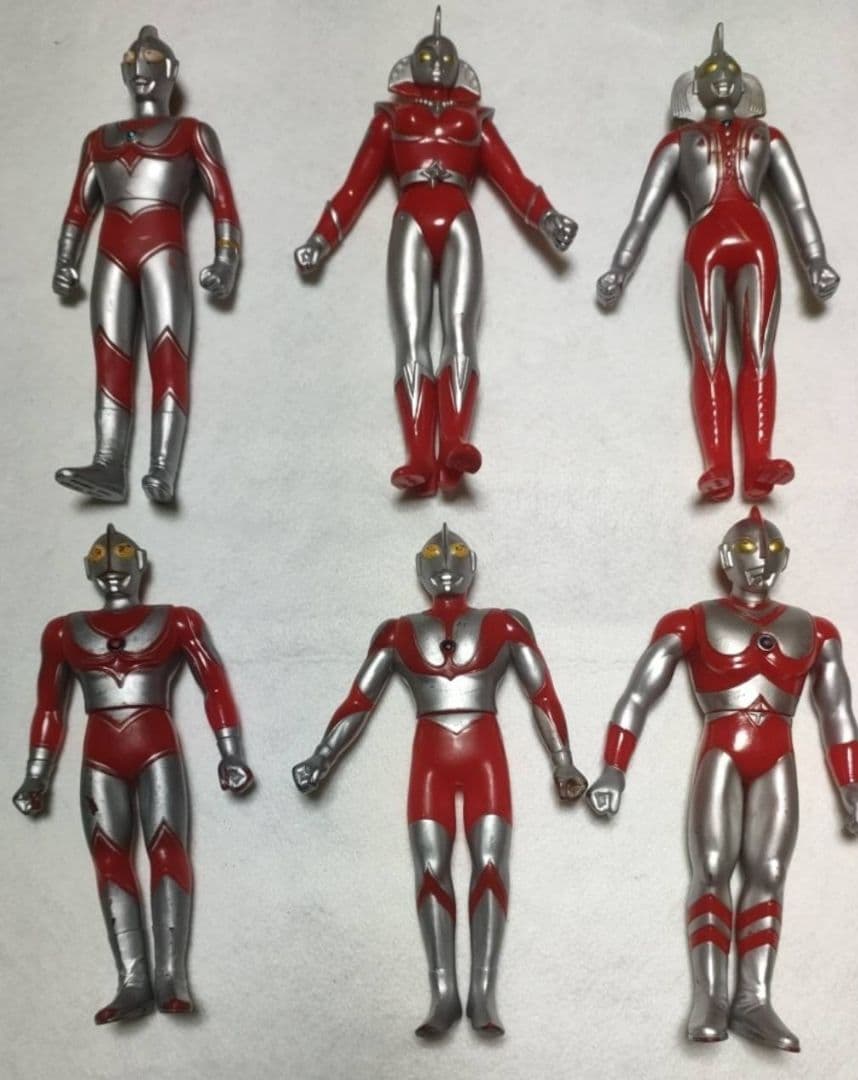ウルトラマン・怪獣・キングギドラ(ゴジラ)恐竜１体のソフビの約60体まとめ売り