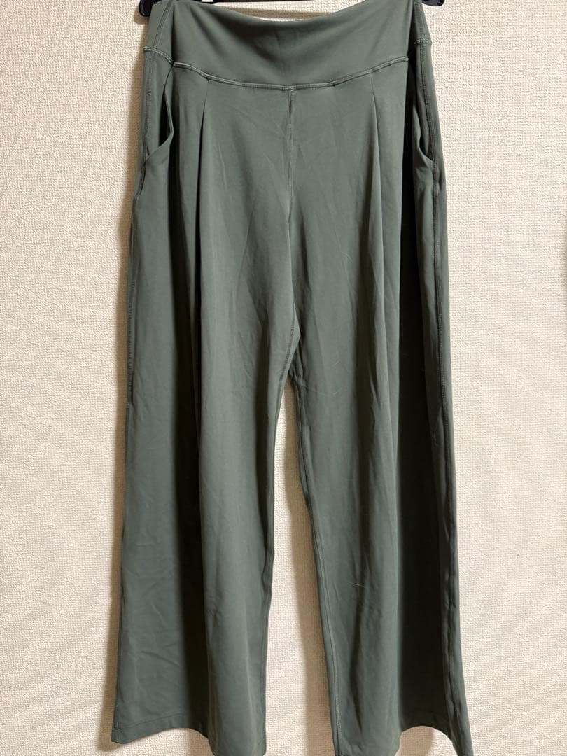 Lululemon Align™ハイライズワイドレッグパンツ アジアフィット