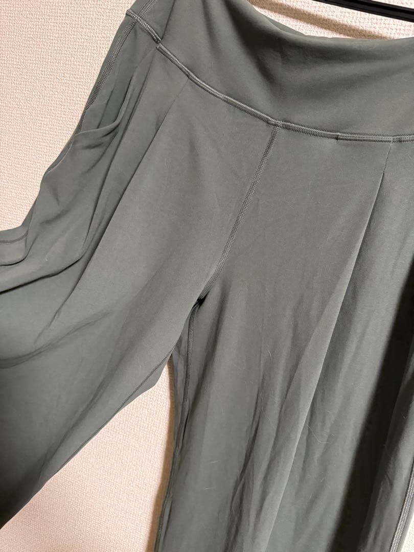 Lululemon Align™ハイライズワイドレッグパンツ アジアフィット