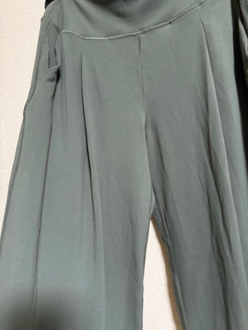 Lululemon Align™ハイライズワイドレッグパンツ アジアフィット