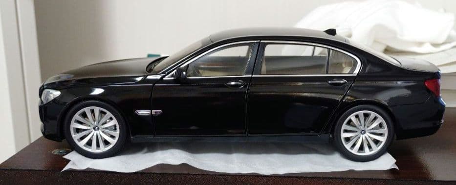 ミニカー 1/18 京商  7シリーズ 750Li