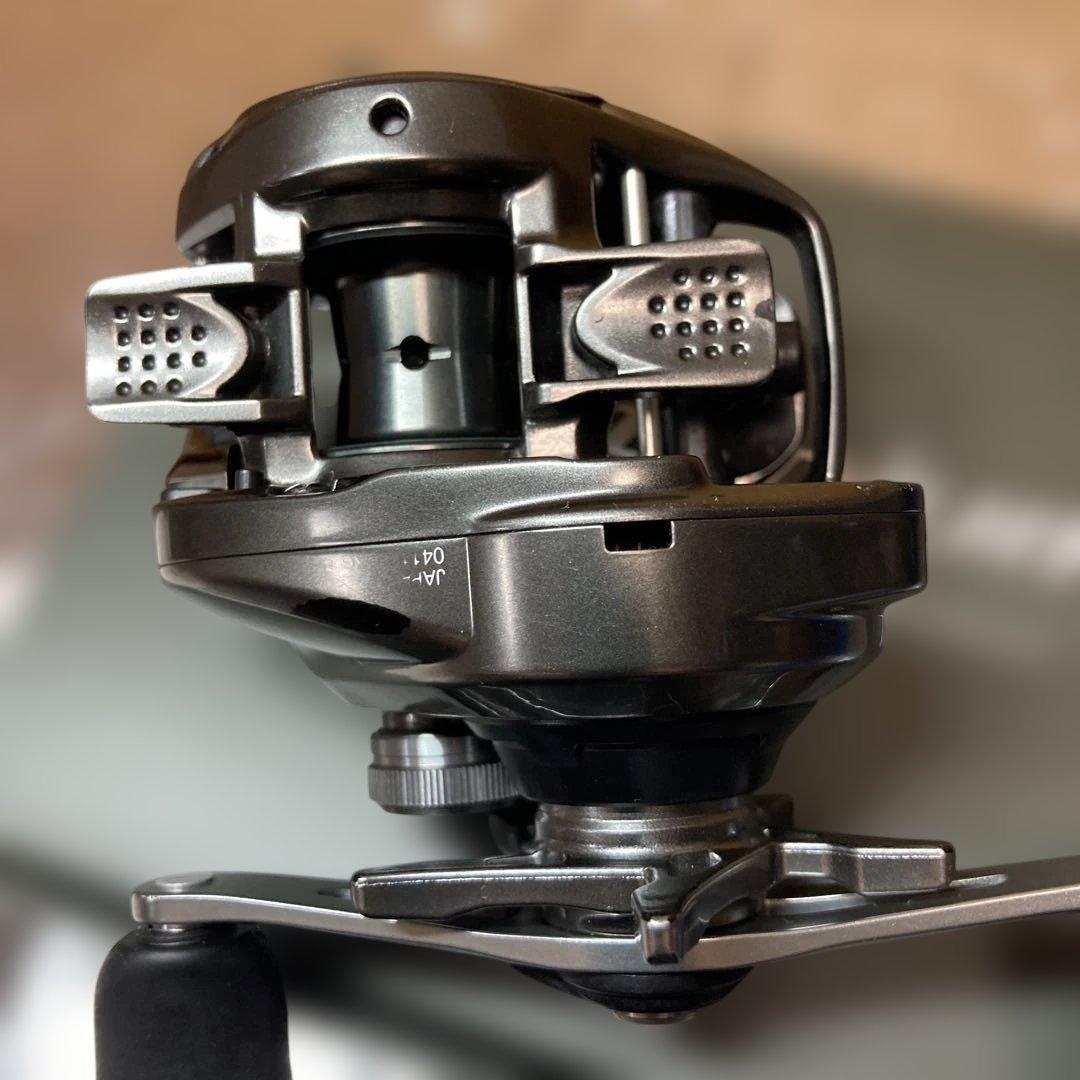 SHIMANO nium XG LEFT ベイトリール　　　　ジャンク