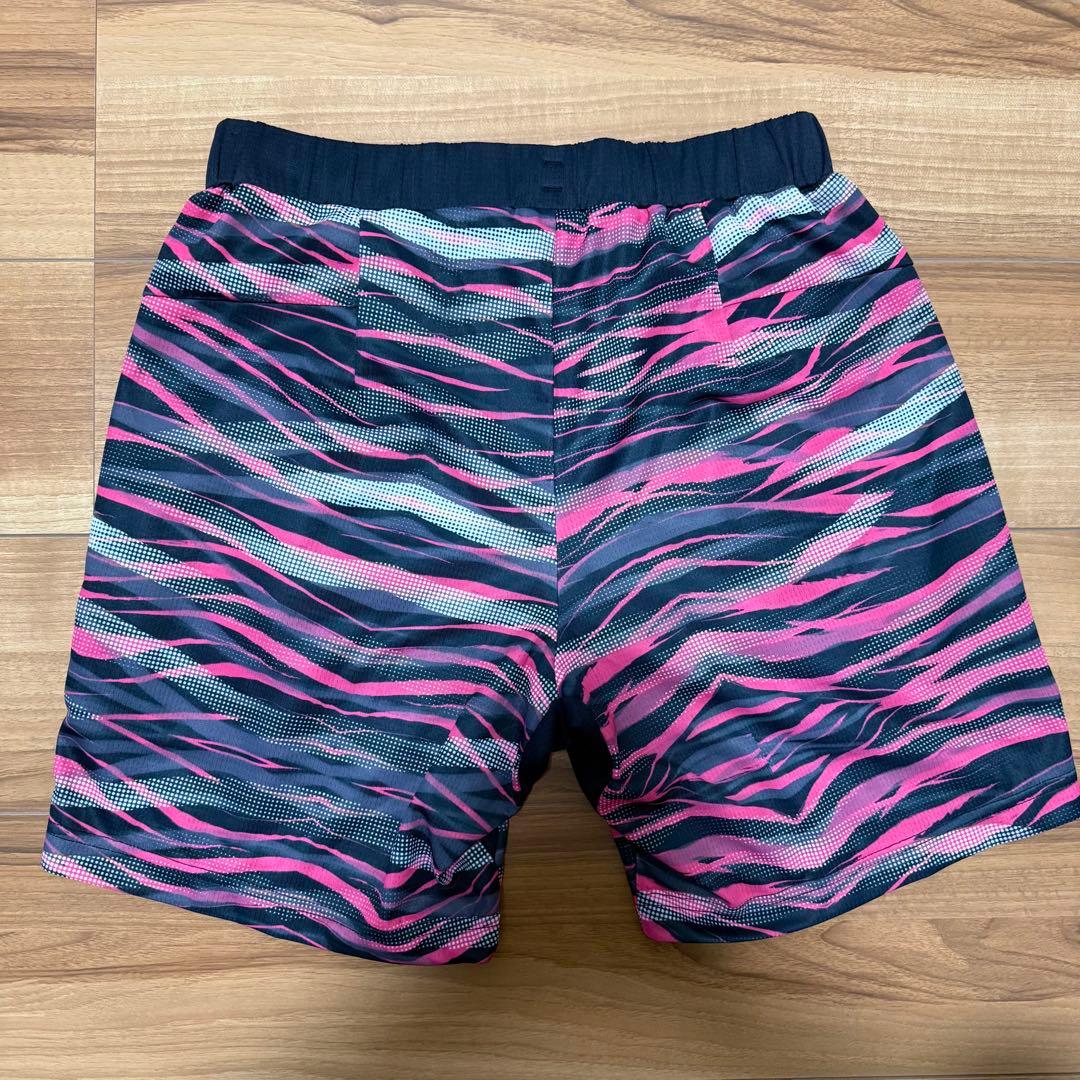 【早い者勝ち】希少品　YONEX 波模様 ショートパンツ