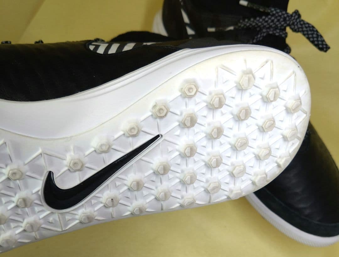 ナイキ☆NikeマジスタXプロキシモストリートＴＦ 25.5ⅽⅿ