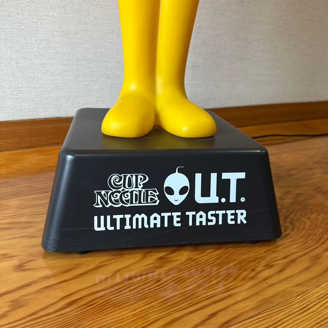 【美品】CUP NOODLE U.T. エイリアンフィギュア