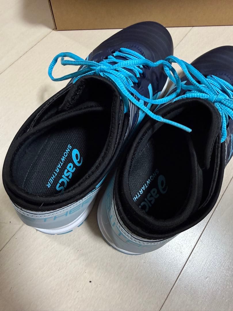 雪道ランニングシューズ（防水）asics スノーターサー　サイズ　24.5センチ
