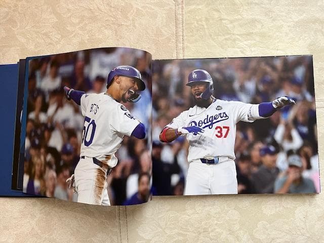 大谷翔平ドジャース2024シーズン総集編フルカラーオフィシャル写真集豪華版