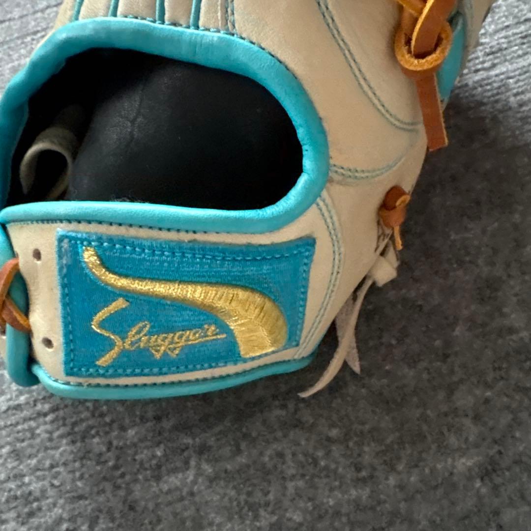 久保田Slugger 軟式内野用グローブ クリーム色と水色