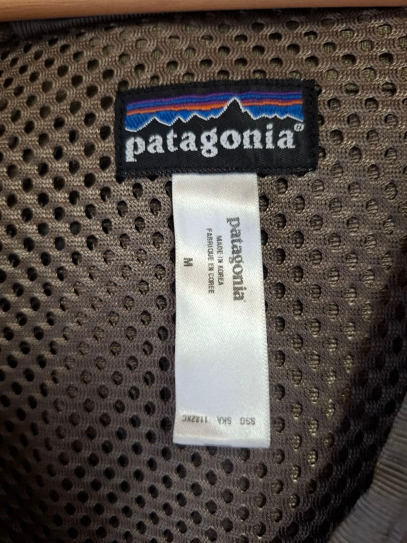 patagonia フライベスト Mサイズ　メッシュ グリーンよりのベージュ