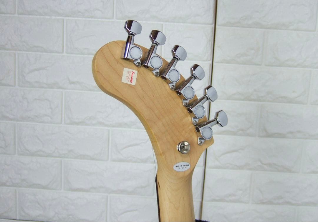 FERNANDES ZO-3HK Hello Kitty サンリオ コラボモデル