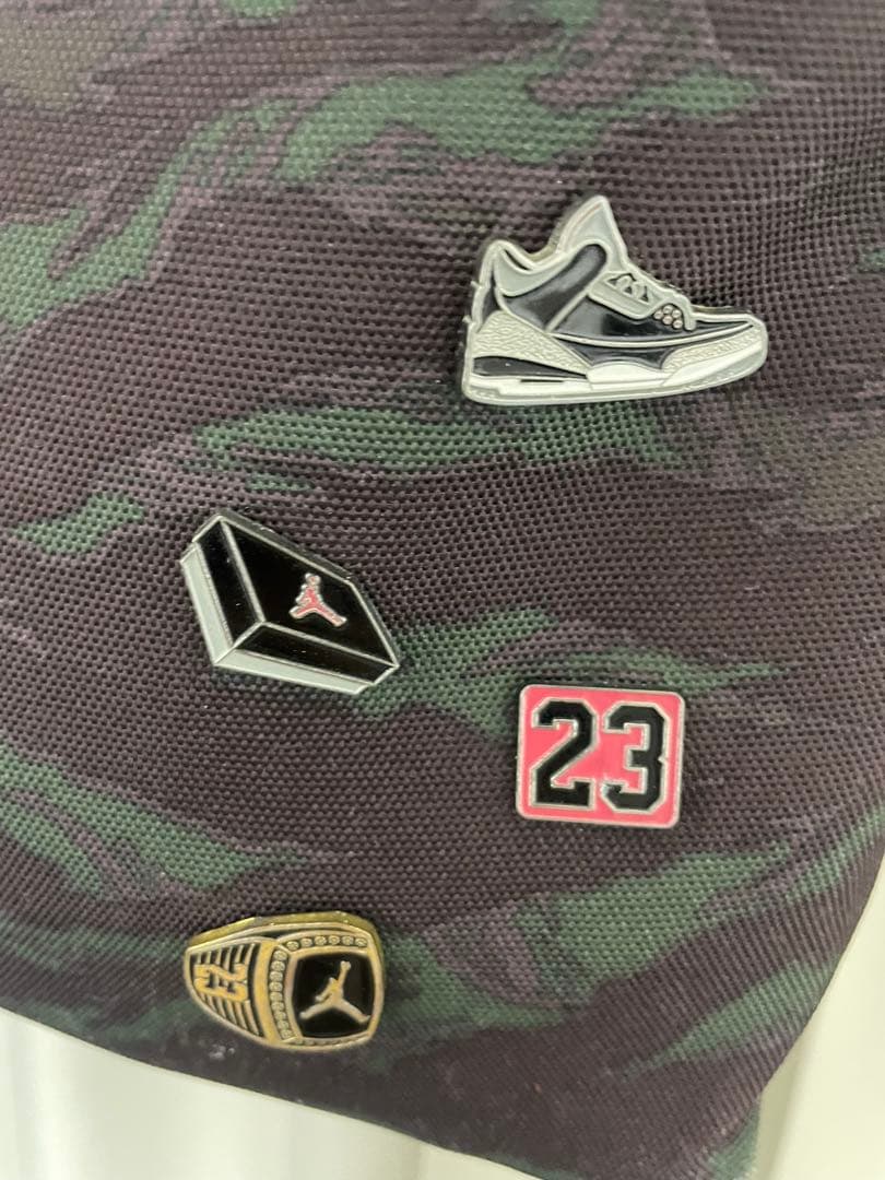 Jordan ピンバッジ付き　迷彩リュック