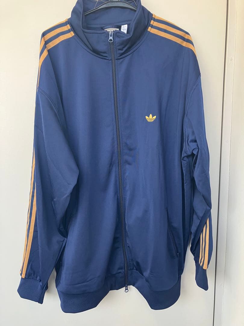 adidas トラックジャケット(ジェンダーニュートラル)
