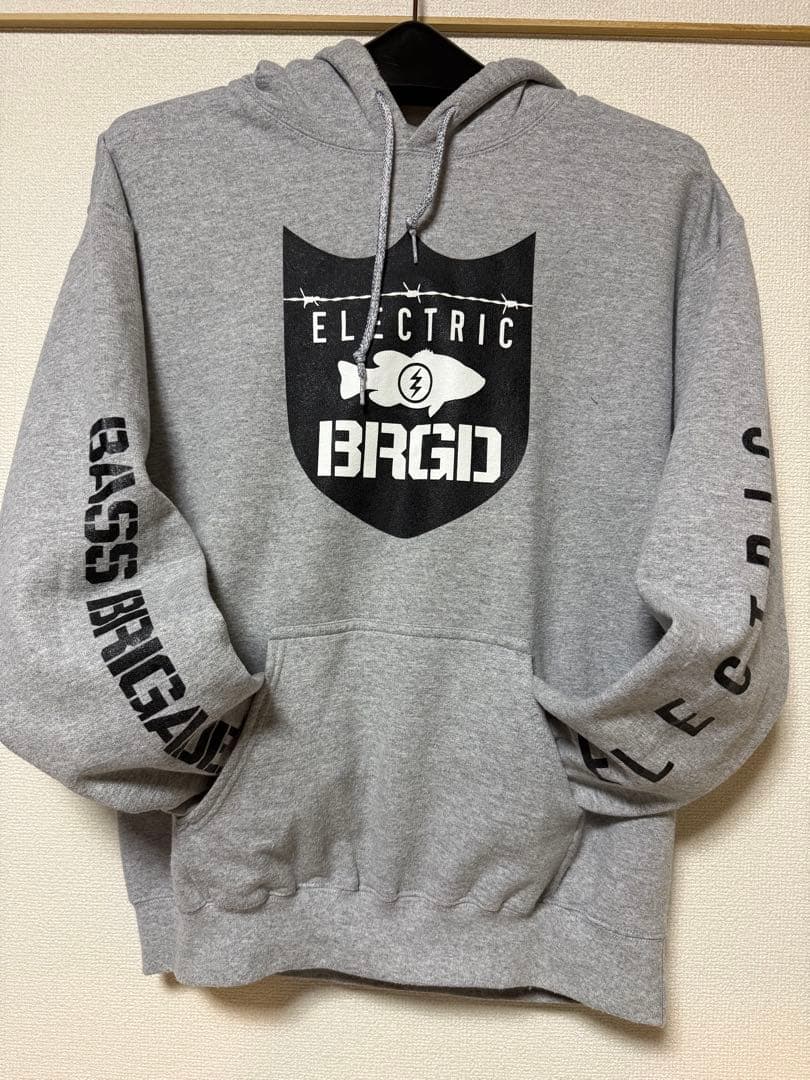 ELECTRIC BASS BRIGADE パーカー グレー