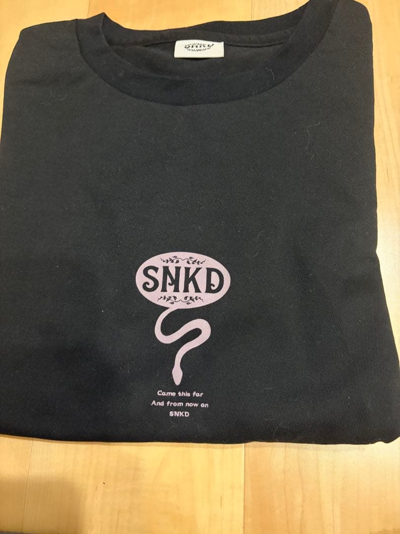 snaked lows SNKD スネークデザイン ブラックTシャツ Ｌ