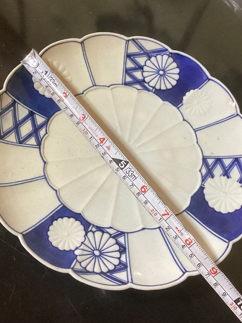 江戸前期　菊花文大聖寺初期伊万里大皿　幅約26.5cm 時代物コレクション