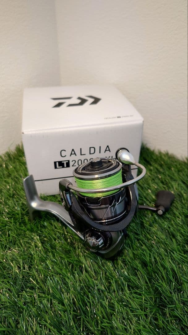 DAIWA 18CALDIA LT 2000S-XH スピニングリール