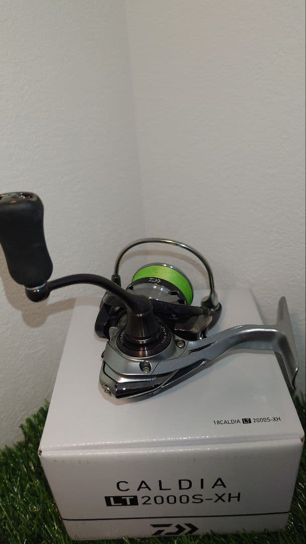DAIWA 18CALDIA LT 2000S-XH スピニングリール