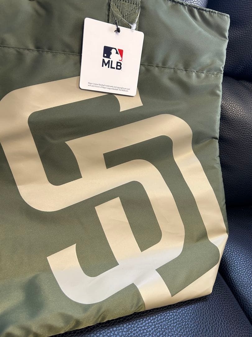 MLB パドレス　トートバッグ　ビッグ　カーキ　旅行　帰省　バッグ