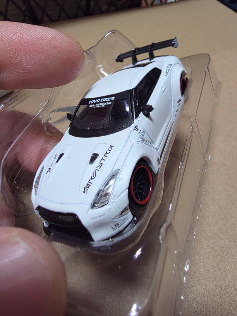 ミニカー Liberty Walk Nissan GT-R Matte White