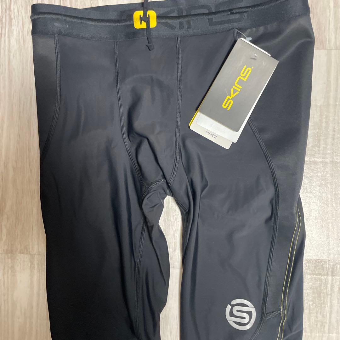 17600円の品　SKINS ブラック タイツ 新品タグ付き
