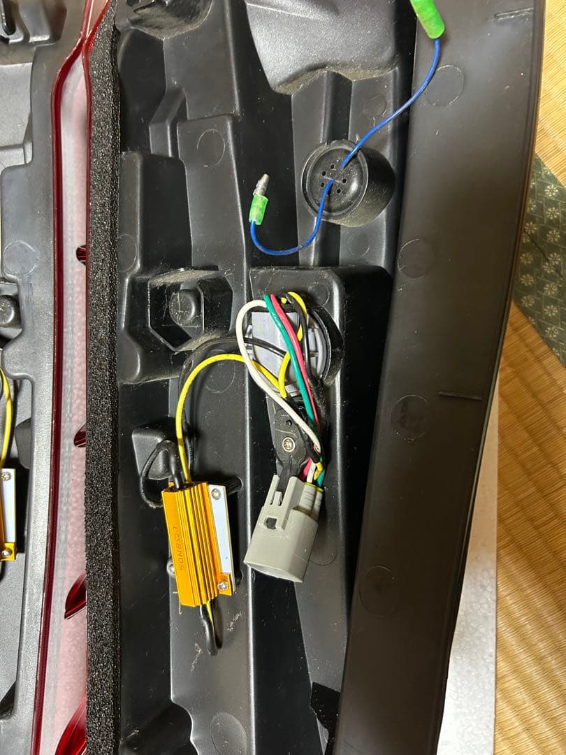トムス トヨタ 80系 ノア ヴォクシー エスクァイア 専用 LEDテールランプ