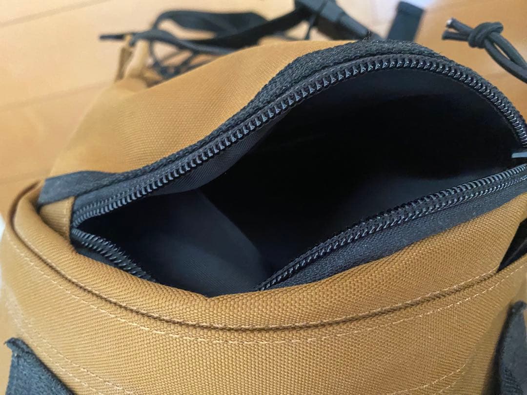 Carhartt ブラウン リュック