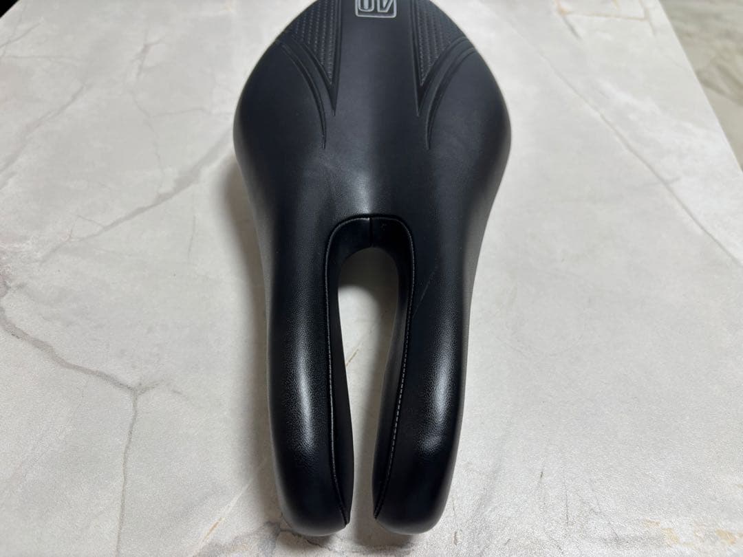 ism PL1.1 サドル　トライアスロン
