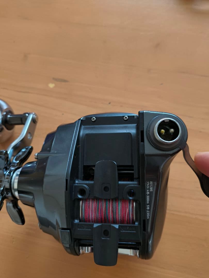 ダイワ　DAIWA SEABORG 300J 電動リール　バッテリー　中古