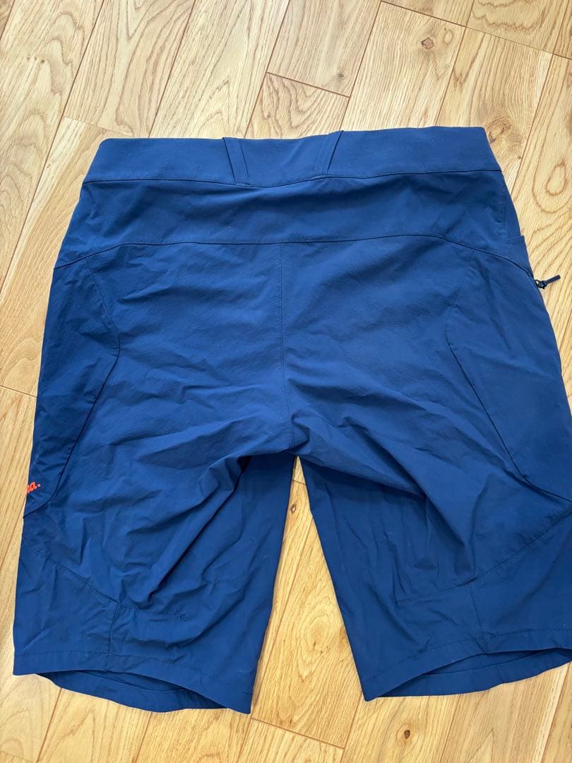美品 Rapha トレイルショーツ