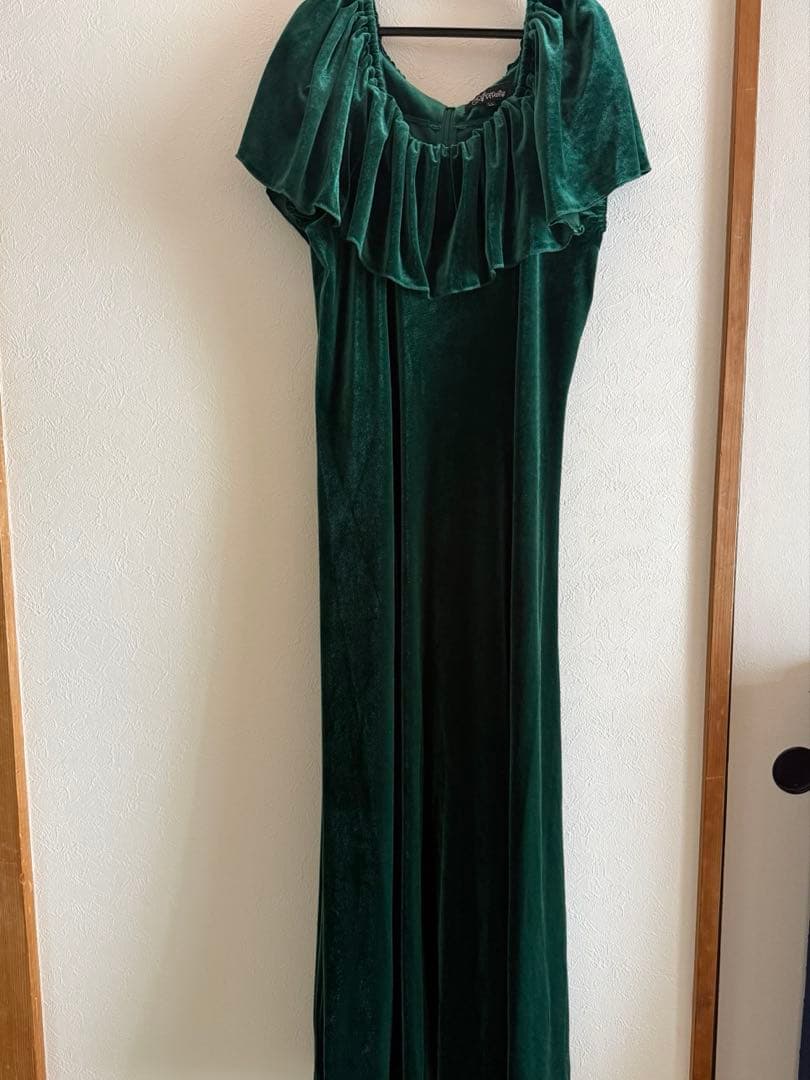 グリーン フリル付きベルベットドレス