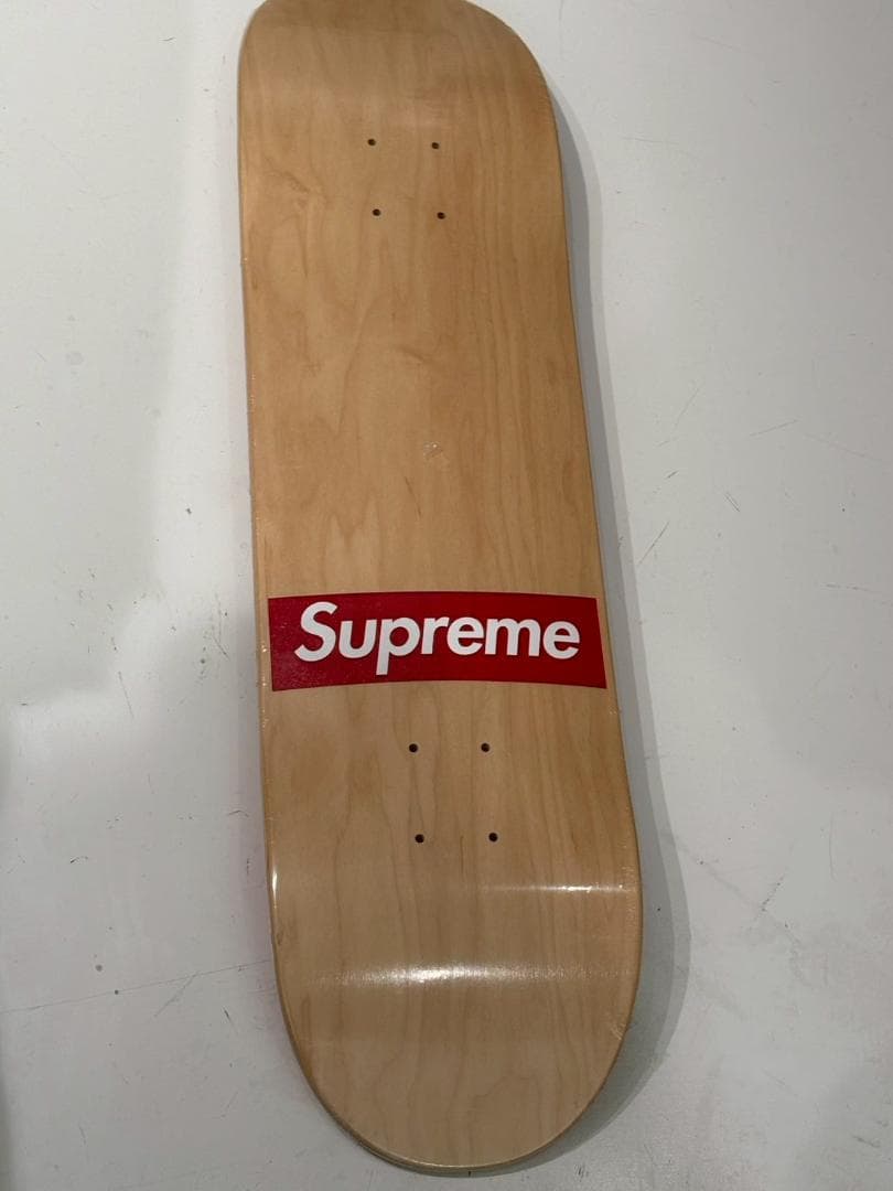 Supreme スケボーデッキ　シュプリーム 立体ロゴ