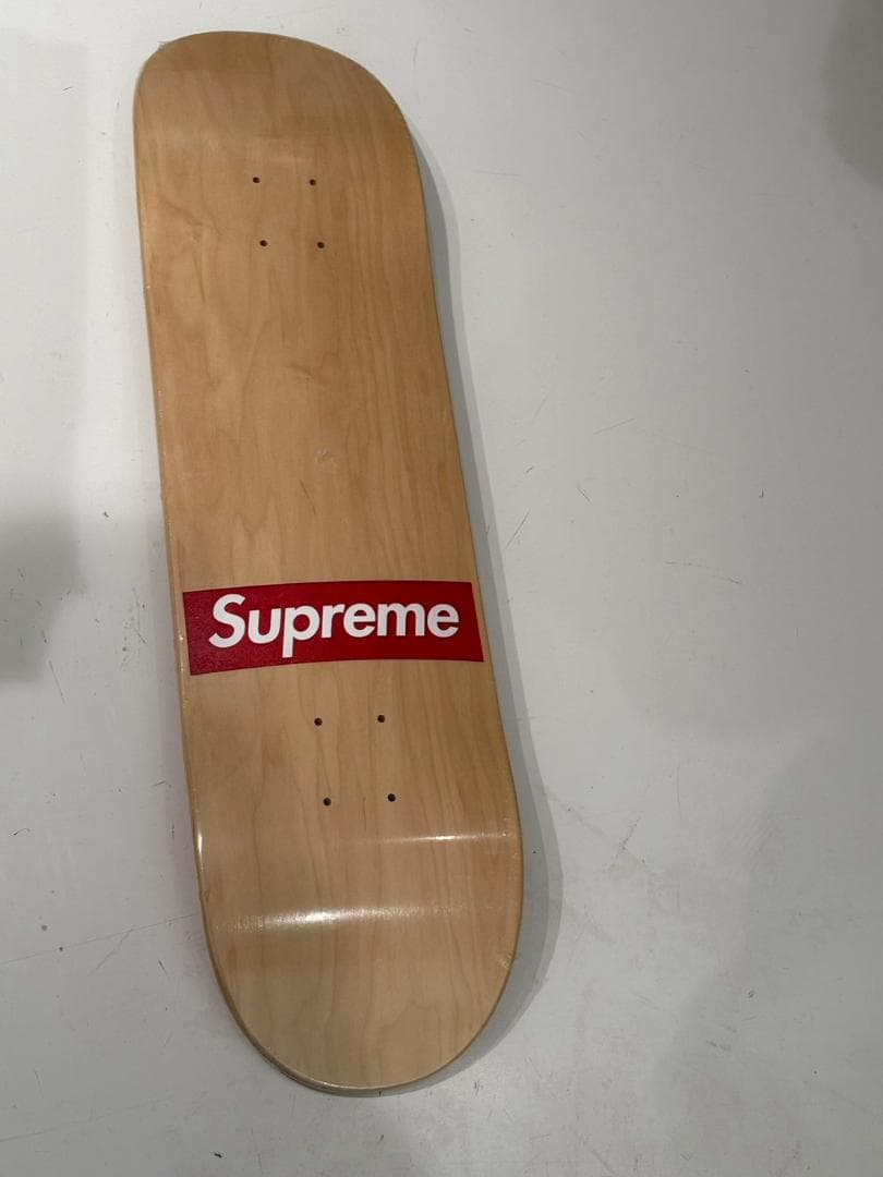 Supreme スケボーデッキ　シュプリーム 立体ロゴ