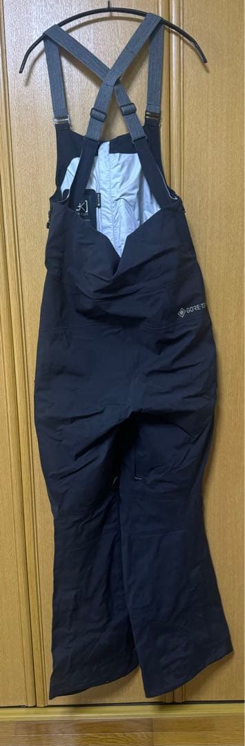 新品BURTON ak KM GORE-TEX ビブパン レディース M 値下中