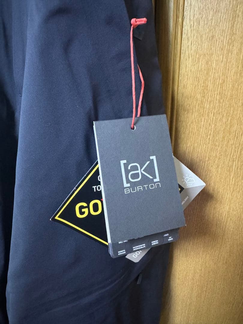 新品BURTON ak KM GORE-TEX ビブパン レディース M 値下中
