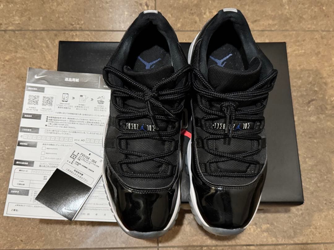 AIR JORDAN 11 low ブラック