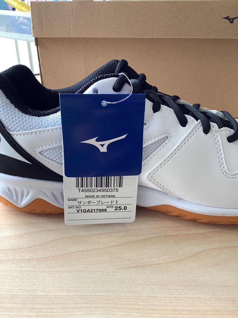 MIZUNO バレーボールシューズ サンダーブレード3 白黒ゴールド 25㎝