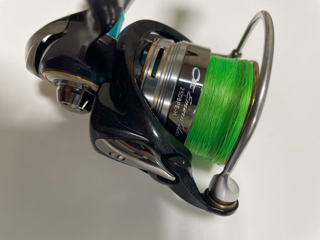 Daiwa エメラルダス2508PE-H（エメラルダスエア専用ダブルハンドル付）