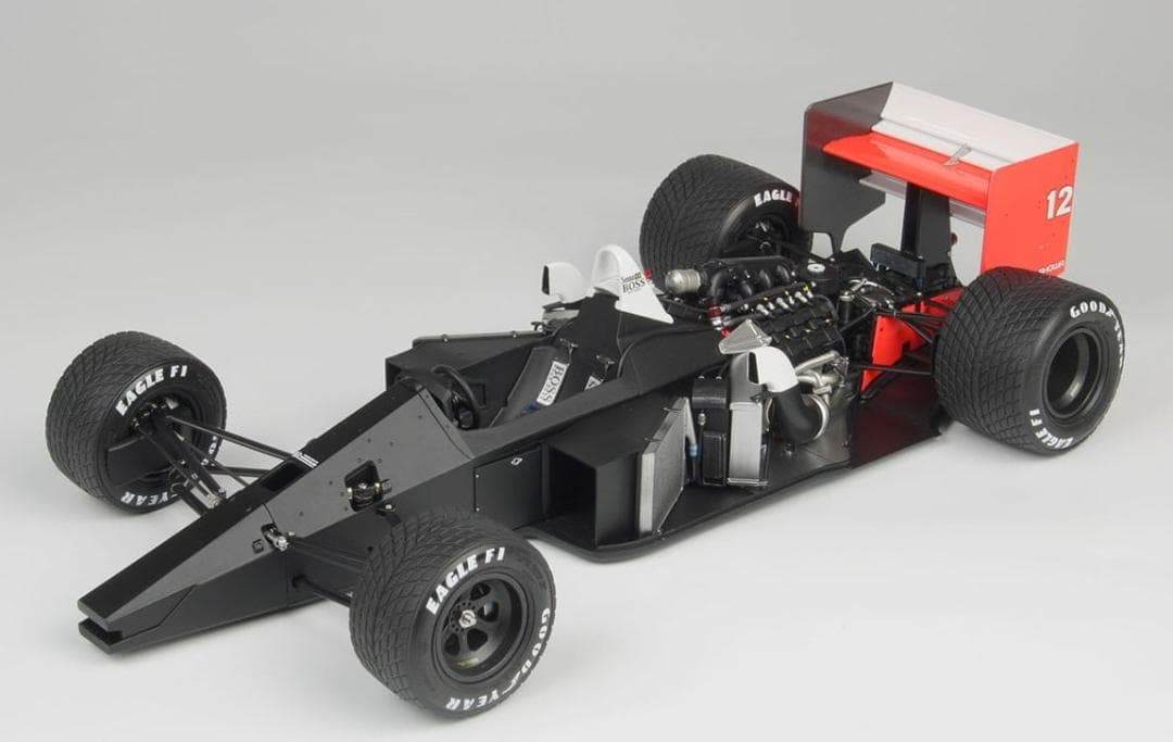 McLaren MP4/4 1988年モデル プラモデル